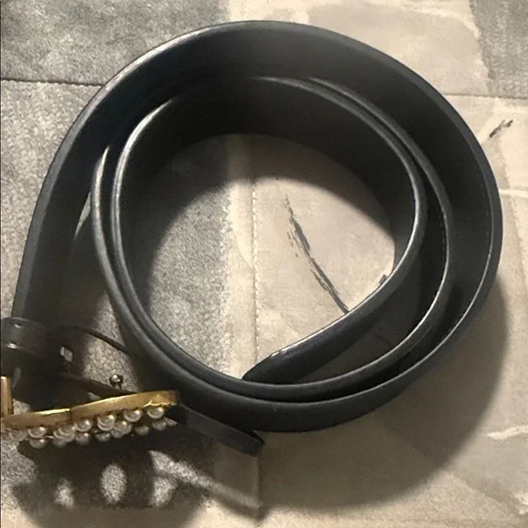 CHANEL Black Belt with Pearl and Gold Detail - Picture 3 of 4